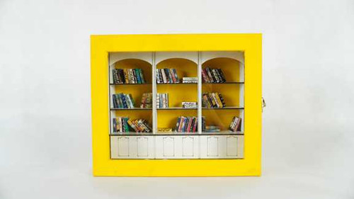 کتابخونه مینیاتوری زرد